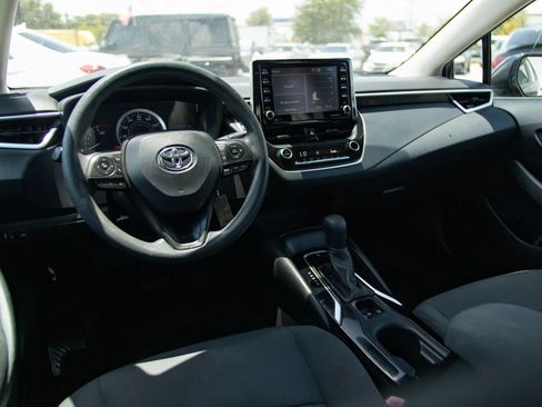 Used 2021 Toyota Corolla LE FWD image 12