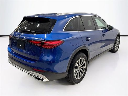 Used 2025 Mercedes-Benz GLC 300 4MATIC image 5