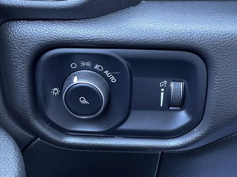 Used 2022 RAM 2500 Tradesman image 19