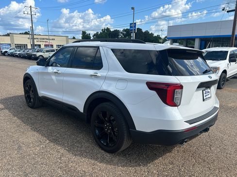 Used 2024 Ford Explorer ST-Line w/ Class IV Trailer Tow Package RWD image 2