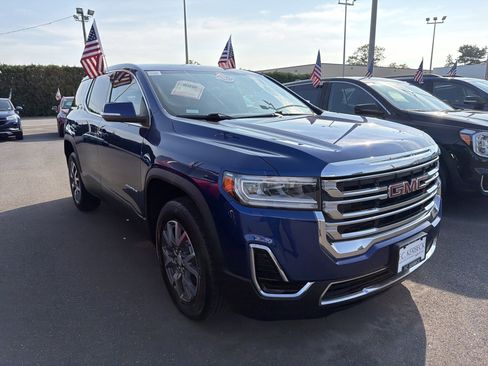 Certified 2023 GMC Acadia SLE image 4