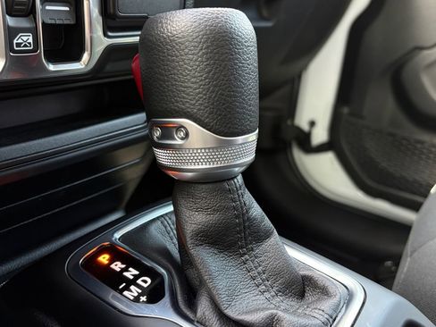 Used 2022 Jeep Wrangler Unlimited Sport AWD/4WD image 25