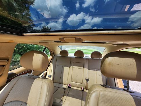 Used 2009 Mercedes-Benz E 350 4MATIC Sedan image 20