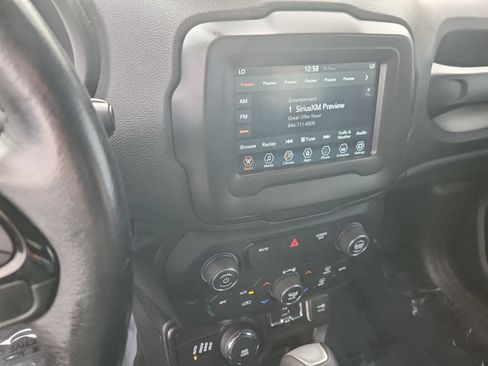 Used 2019 Jeep Renegade Altitude w/ Quick Order Package 22M AWD/4WD image 23