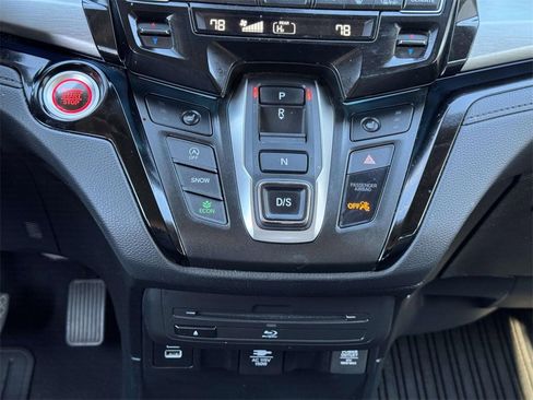 Used 2023 Honda Odyssey Touring image 6