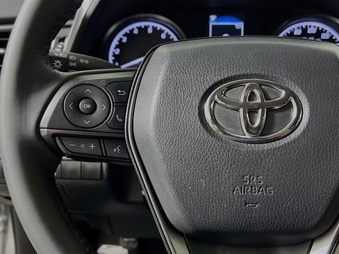Used 2024 Toyota Camry SE image 19