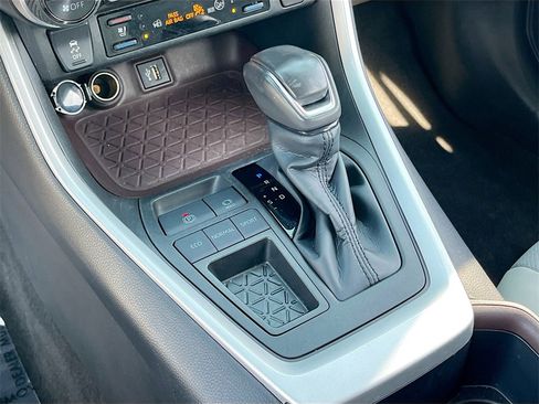 Used 2023 Toyota RAV4 Limited image 16