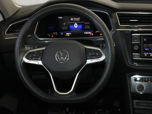 Used 2022 Volkswagen Tiguan S image 13