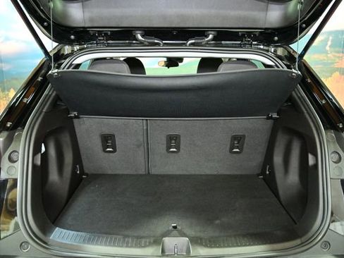 Used 2022 Chevrolet Bolt EUV LT w/ Comfort Package image 49