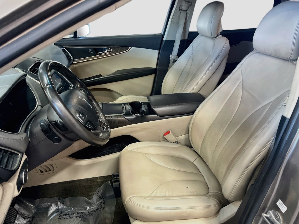 Used 2018 Lincoln MKX Select w/ Select Plus Package AWD/4WD image 22