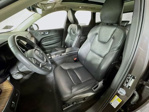 Used 2022 Volvo XC60 B5 Momentum AWD/4WD image 14