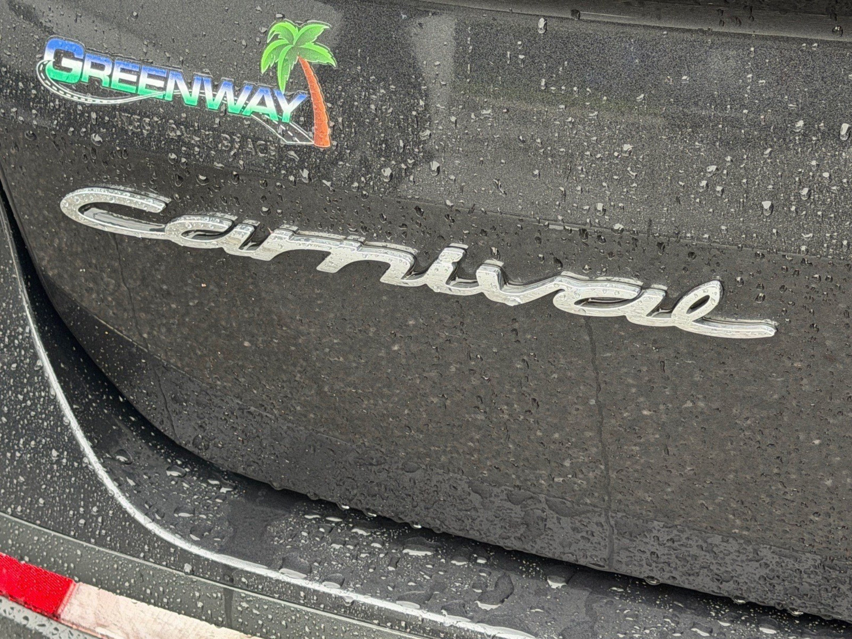 Used 2022 Kia Carnival LX FWD image 13