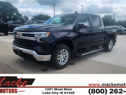 Used 2023 Chevrolet Silverado 1500 LT w/ Z71 Off-Road Package AWD/4WD image 1