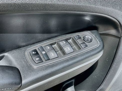 Used 2022 Chrysler 300 Touring w/ Sport Appearance Package RWD image 17