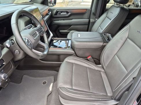 Certified 2025 GMC Yukon XL Denali AWD/4WD image 12