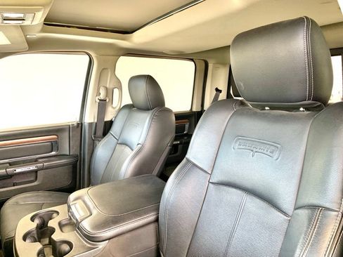 Used 2018 RAM 1500 Laramie w/ Convenience Group AWD/4WD image 14