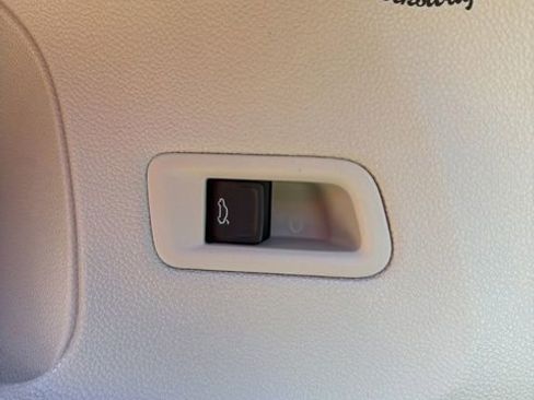 New 2026 Volkswagen Atlas SE image 18