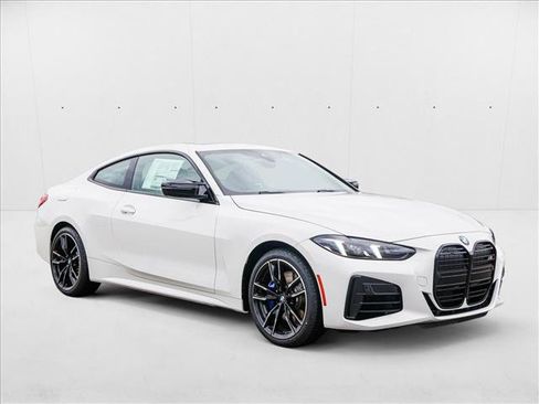 Certified 2025 BMW 440i xDrive Coupe w/ Premium Package image 3