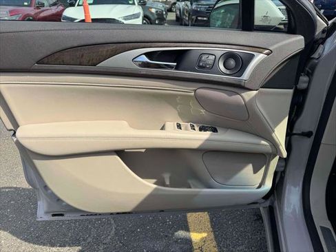 Used 2019 Lincoln MKZ Reserve AWD/4WD image 18