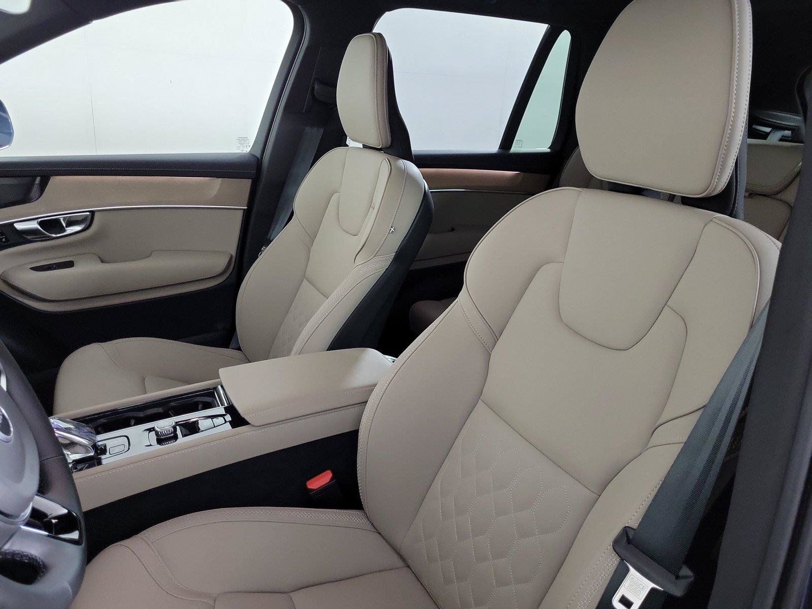 Certified 2026 Volvo XC90 B6 Plus AWD/4WD image 23