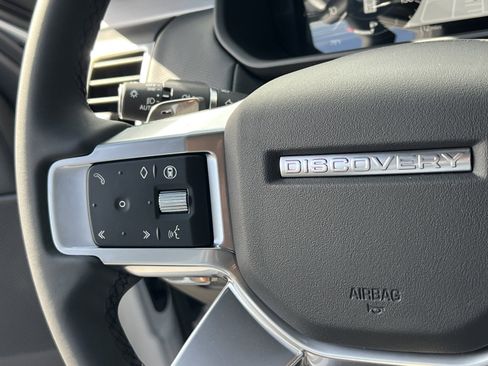New 2024 Land Rover Discovery Dynamic SE image 26