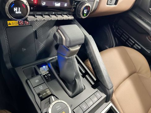 Used 2026 Toyota 4Runner Limited AWD/4WD image 18