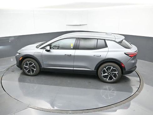 New 2026 Chevrolet Equinox EV LT image 19