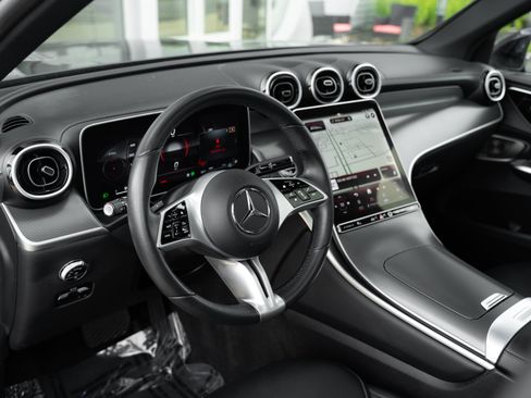 Used 2024 Mercedes-Benz GLC 300 4MATIC image 10