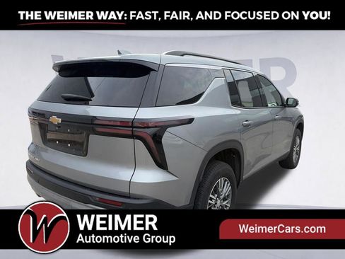 Used 2025 Chevrolet Traverse LT AWD/4WD image 5