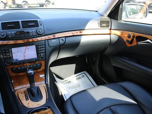 Used 2008 Mercedes-Benz E 350 4MATIC Sedan image 15