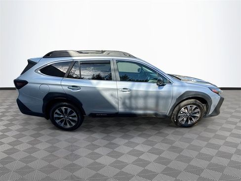Used 2023 Subaru Outback Limited XT image 9