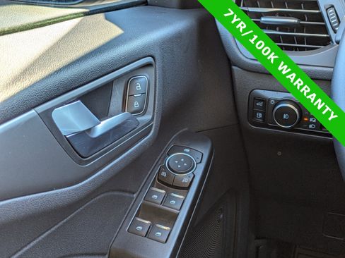 Certified 2025 Ford Escape SE FWD image 24