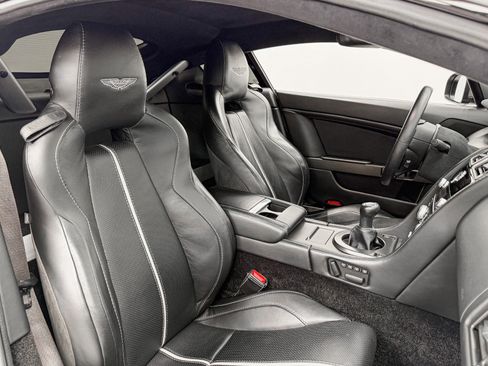 Used 2015 Aston Martin V8 Vantage GT RWD image 23