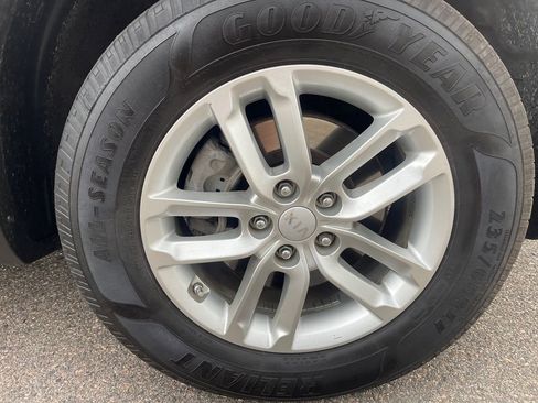 Used 2015 Kia Sorento LX image 10