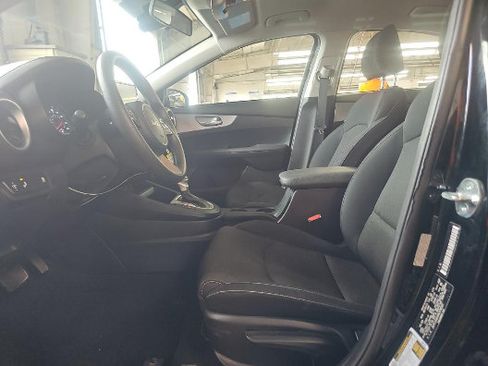 Used 2024 Kia Forte LXS w/ LXS Technology Package FWD image 12