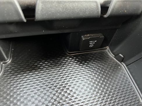 Used 2020 RAM 1500 Laramie AWD/4WD image 52
