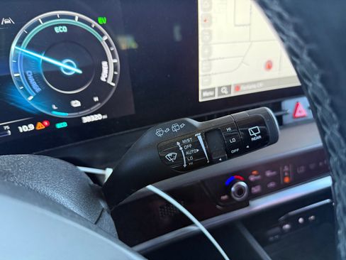 Used 2023 Kia Sportage SX Prestige image 18