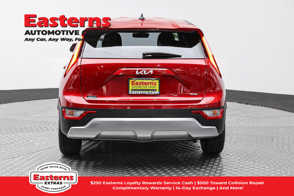 Used 2025 Kia Niro LX FWD image 7