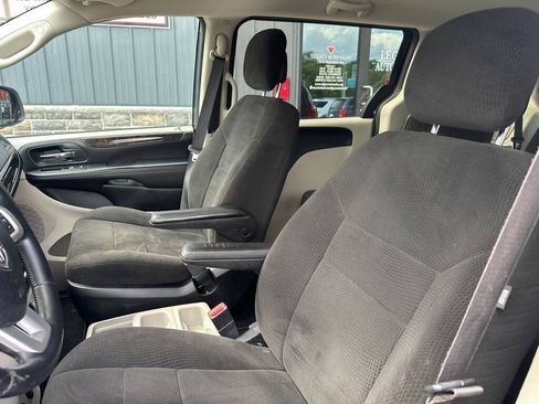 Used 2013 Dodge Grand Caravan SE FWD image 10