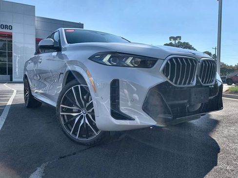 Used 2026 BMW X6 xDrive40i w/ Executive Package AWD/4WD image 2