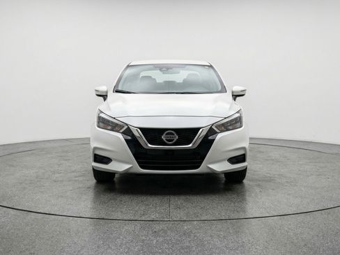 Used 2025 Nissan Versa SV FWD image 2