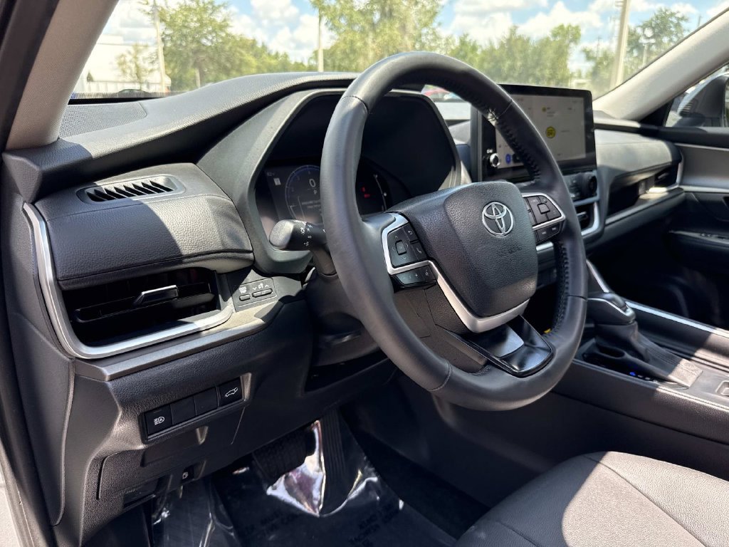 Used 2025 Toyota Grand Highlander FWD image 24