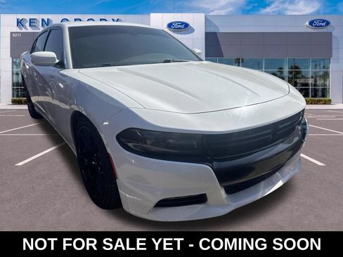 Used 2015 Dodge Charger R/T w/ Plus Group RWD image 1