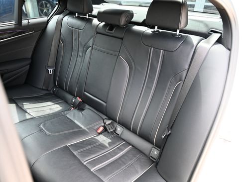 Used 2021 BMW M550i xDrive w/ Executive Package AWD/4WD image 40
