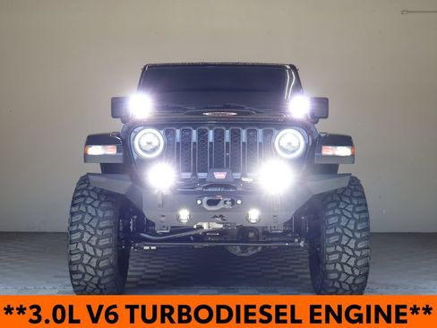 Used 2021 Jeep Gladiator Rubicon AWD/4WD image 4
