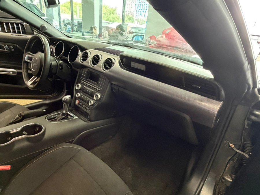 Used 2017 Ford Mustang Coupe RWD image 33