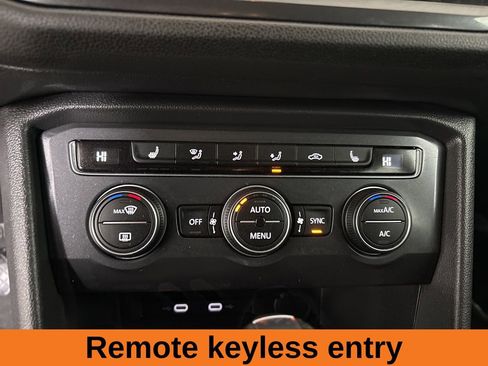 Used 2021 Volkswagen Tiguan SE image 17