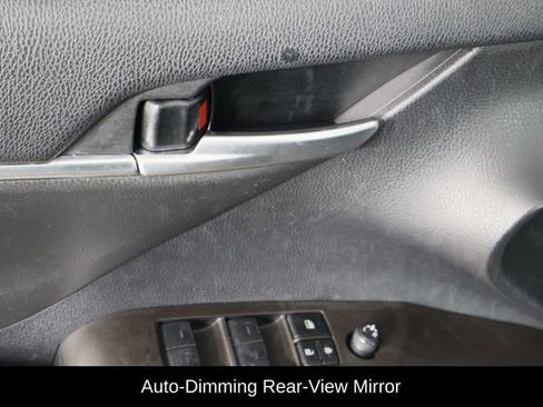 Used 2024 Toyota Camry SE image 21