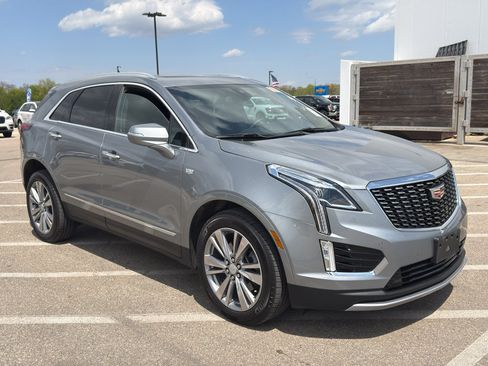 Used 2024 Cadillac XT5 Premium Luxury w/ LPO, Floor Liner Package AWD/4WD image 8