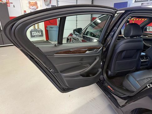 Used 2019 BMW 540i xDrive AWD/4WD image 36